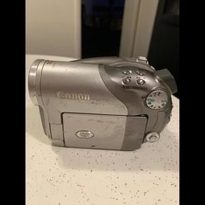Canon DVD Camcorder NTSC DC40